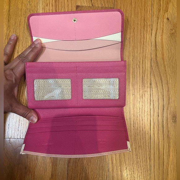 Prada Large Leather Wallet - Picture 5 of 7